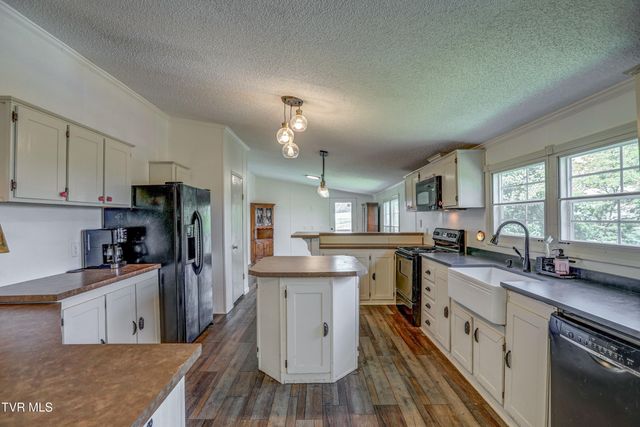 356 Lories Lane, Piney Flats, TN 37686