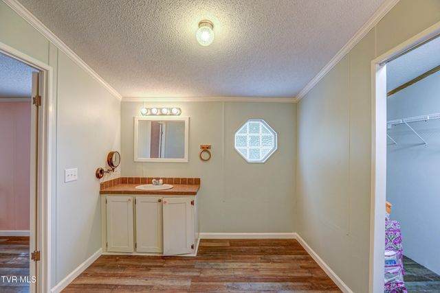 356 Lories Lane, Piney Flats, TN 37686