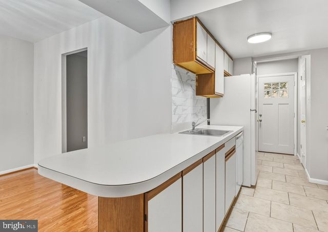 807 SAINT REGIS CT, West Deptford, NJ 08051