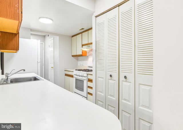 807 SAINT REGIS CT, West Deptford, NJ 08051