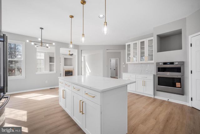 2373 WHITESTONE HILL CT, Falls Church, VA 22043