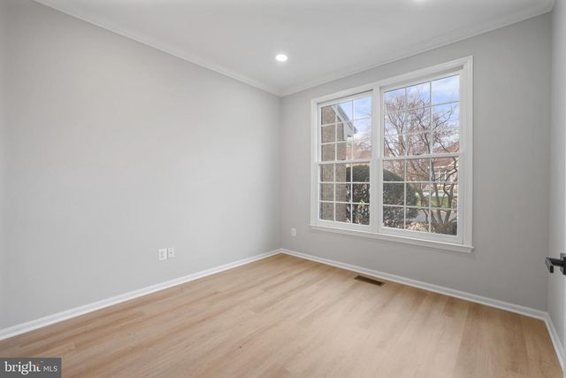 2373 WHITESTONE HILL CT, Falls Church, VA 22043