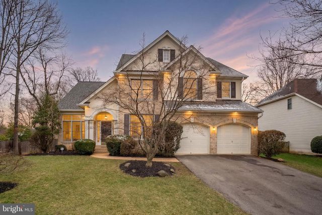 2373 WHITESTONE HILL CT, Falls Church, VA 22043