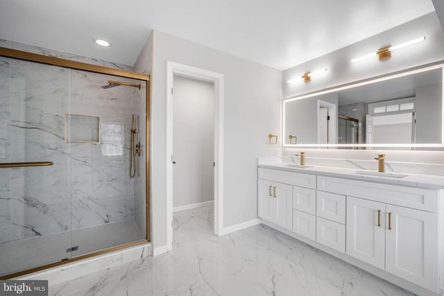 2373 WHITESTONE HILL CT, Falls Church, VA 22043