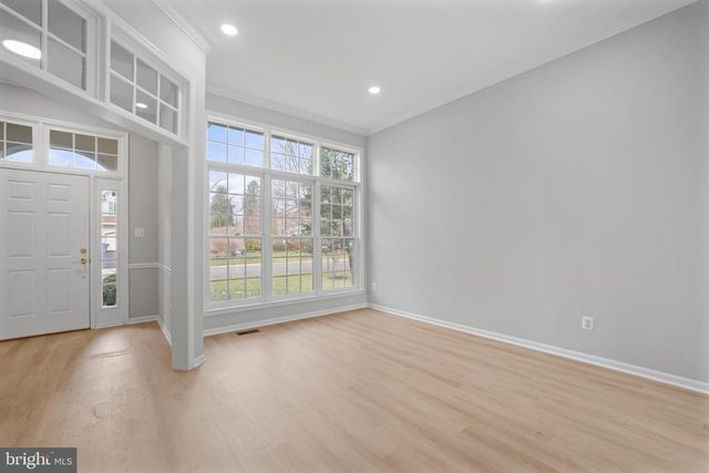 2373 WHITESTONE HILL CT, Falls Church, VA 22043