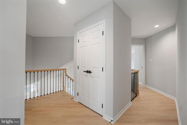 2373 WHITESTONE HILL CT, Falls Church, VA 22043