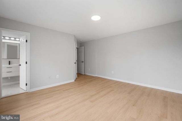 2373 WHITESTONE HILL CT, Falls Church, VA 22043