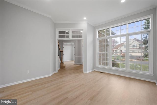 2373 WHITESTONE HILL CT, Falls Church, VA 22043