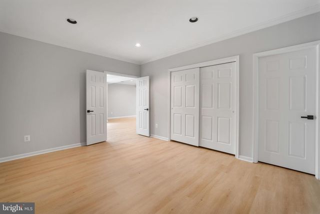 2373 WHITESTONE HILL CT, Falls Church, VA 22043