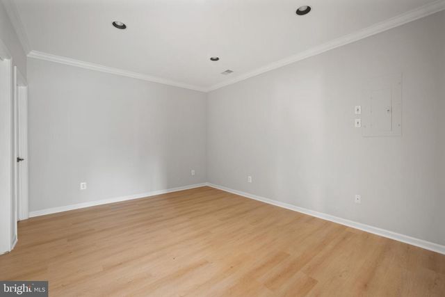 2373 WHITESTONE HILL CT, Falls Church, VA 22043