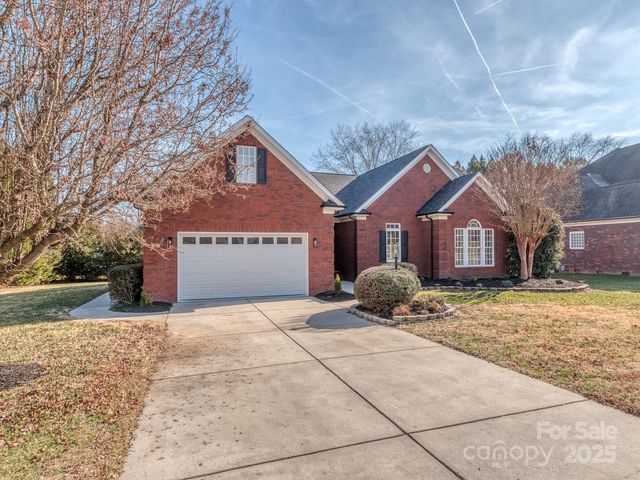 7852 Grimsby Circle, Harrisburg, NC 28075