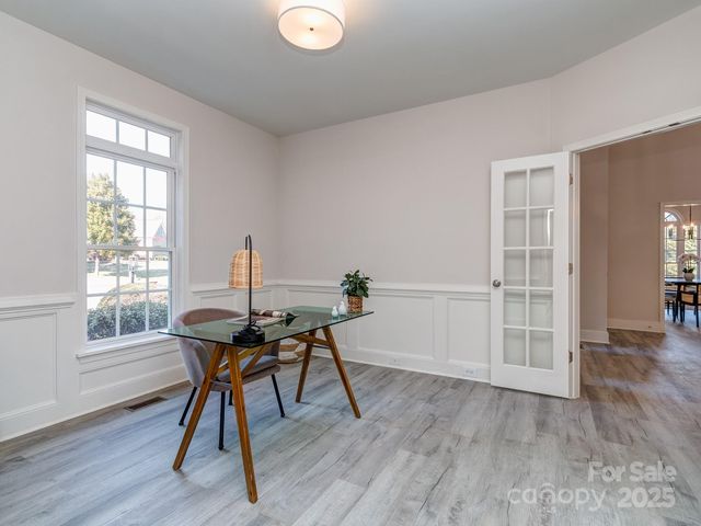 7852 Grimsby Circle, Harrisburg, NC 28075