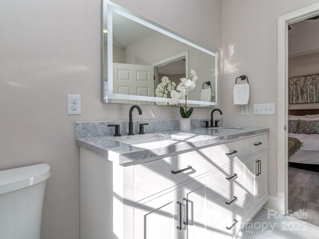 7852 Grimsby Circle, Harrisburg, NC 28075