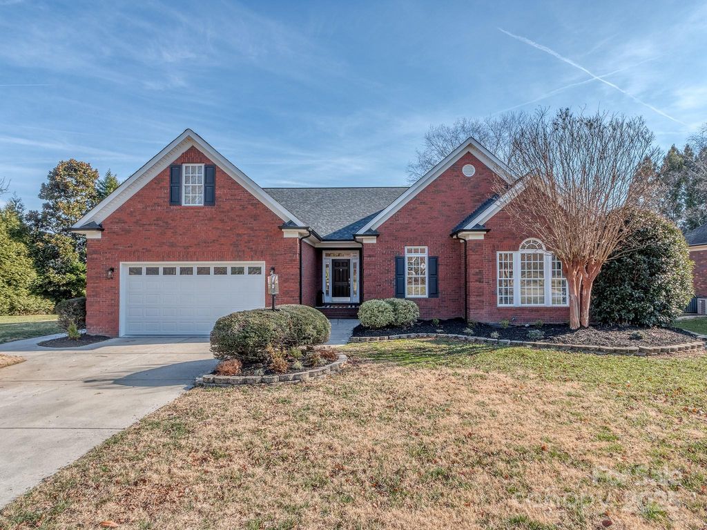 7852 Grimsby Circle, Harrisburg, NC 28075