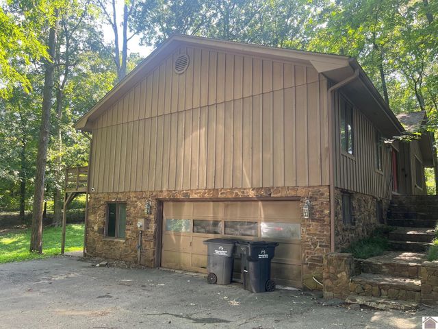 217 Tudor, Paducah, KY 42003