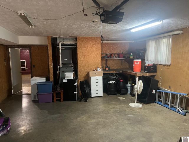 217 Tudor, Paducah, KY 42003