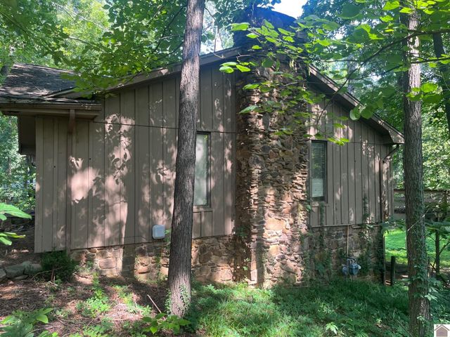 217 Tudor, Paducah, KY 42003