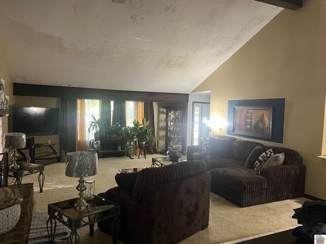 217 Tudor, Paducah, KY 42003