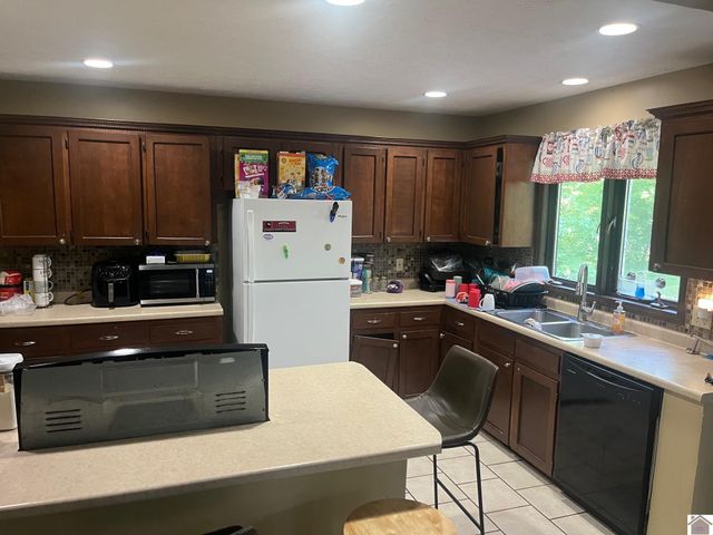 217 Tudor, Paducah, KY 42003