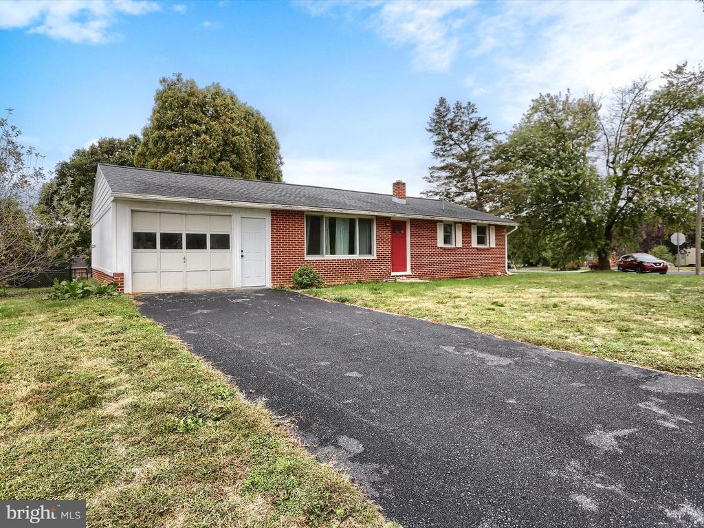 101 GARFIELD DRIVE, Carlisle, PA 17015