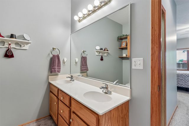 215 SE Lowell Drive, Ankeny, IA 50021