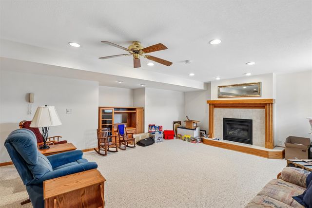 215 SE Lowell Drive, Ankeny, IA 50021