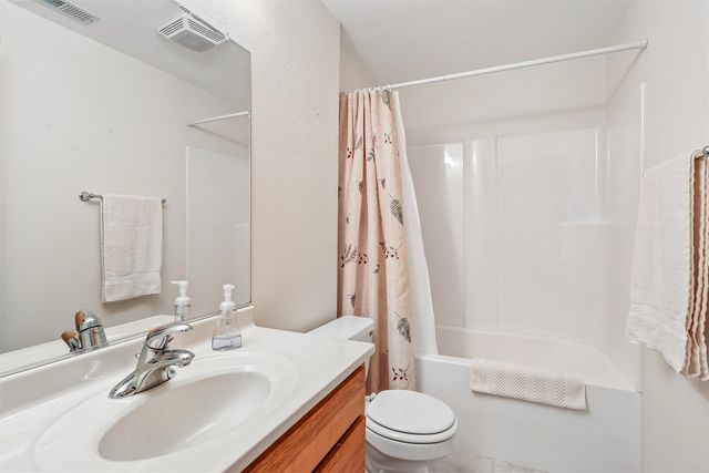 215 SE Lowell Drive, Ankeny, IA 50021