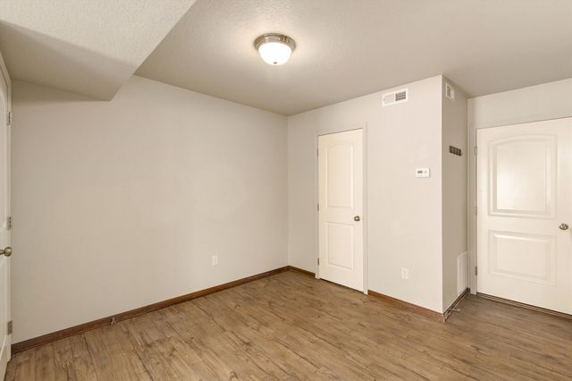 8601 Westown Parkway 28105, West Des Moines, IA 50266