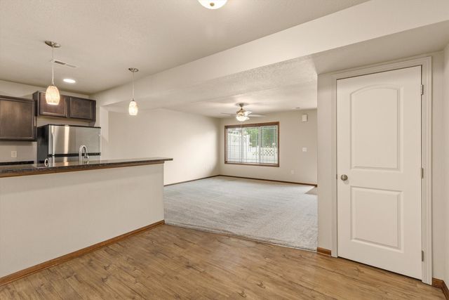 8601 Westown Parkway 28105, West Des Moines, IA 50266