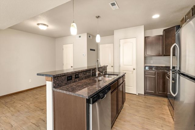 8601 Westown Parkway 28105, West Des Moines, IA 50266
