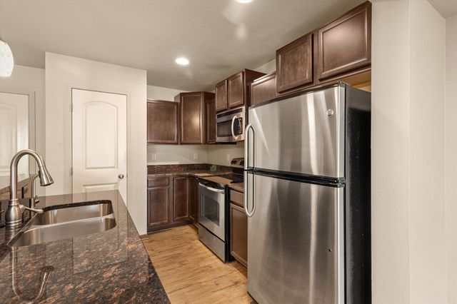 8601 Westown Parkway 28105, West Des Moines, IA 50266