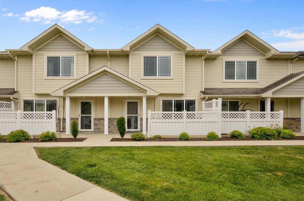 8601 Westown Parkway 28105, West Des Moines, IA 50266