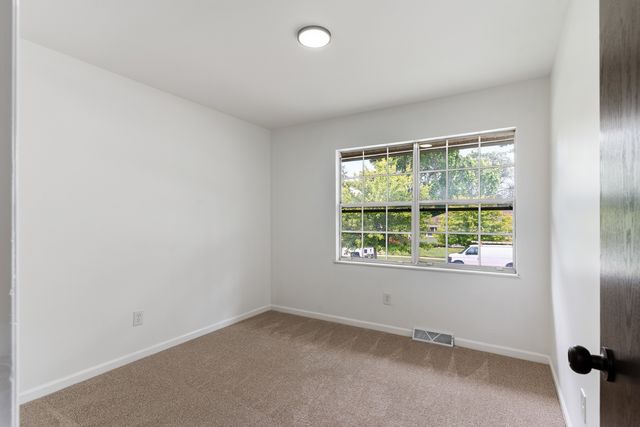 2151 Baker Street, Aurora, IL 60506