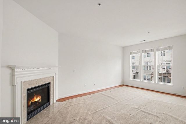 5625 HARRINGTON FALLS LN, Alexandria, VA 22312
