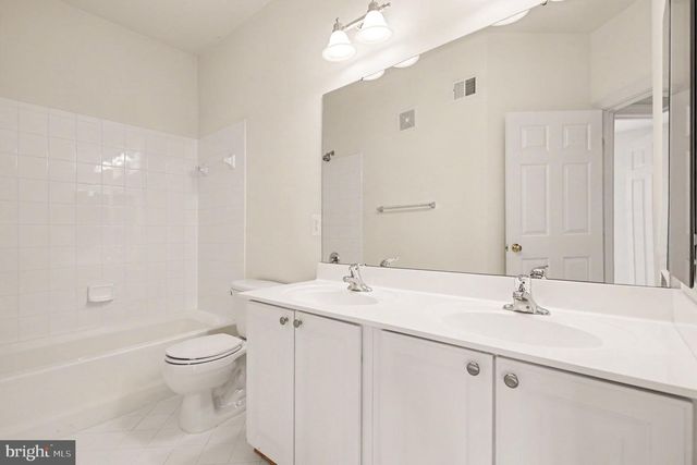 5625 HARRINGTON FALLS LN, Alexandria, VA 22312