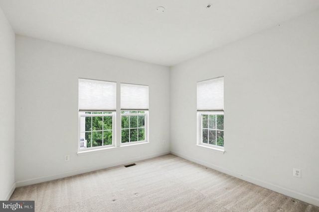 5625 HARRINGTON FALLS LN, Alexandria, VA 22312