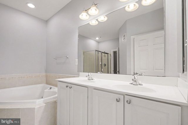 5625 HARRINGTON FALLS LN, Alexandria, VA 22312