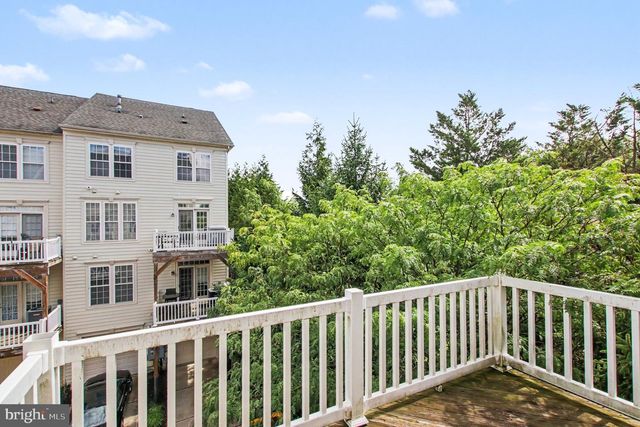 5625 HARRINGTON FALLS LN, Alexandria, VA 22312