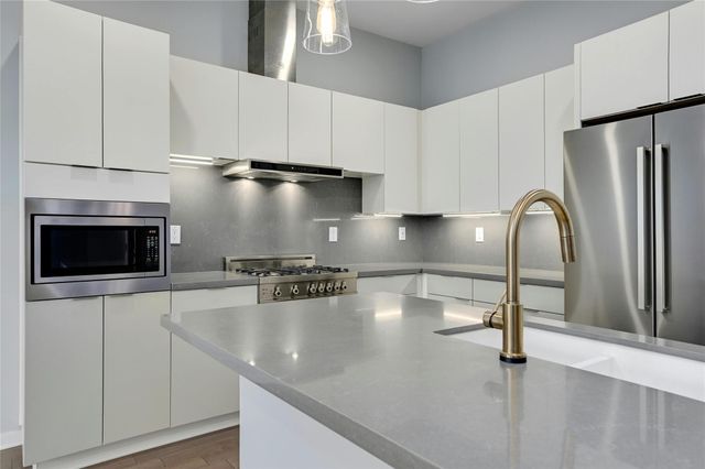 207 W Johanna ST 201, Austin, TX 78704