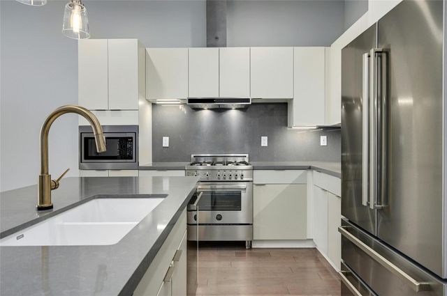 207 W Johanna ST 201, Austin, TX 78704