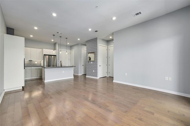 207 W Johanna ST 201, Austin, TX 78704