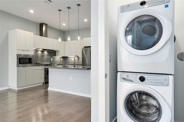 207 W Johanna ST 201, Austin, TX 78704