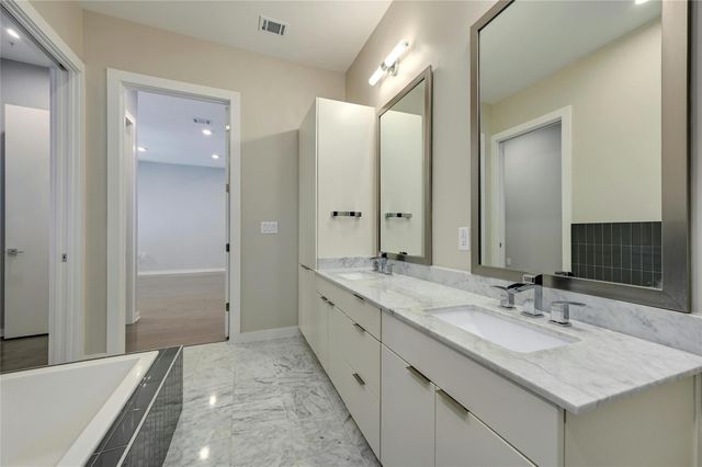 207 W Johanna ST 201, Austin, TX 78704