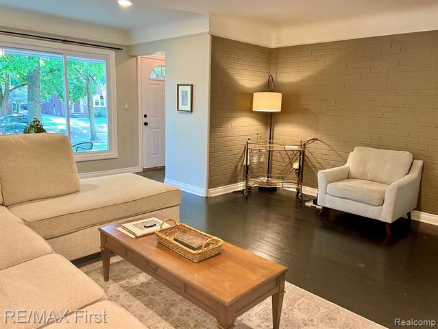 908 Marywood Drive, Royal Oak, MI 48067