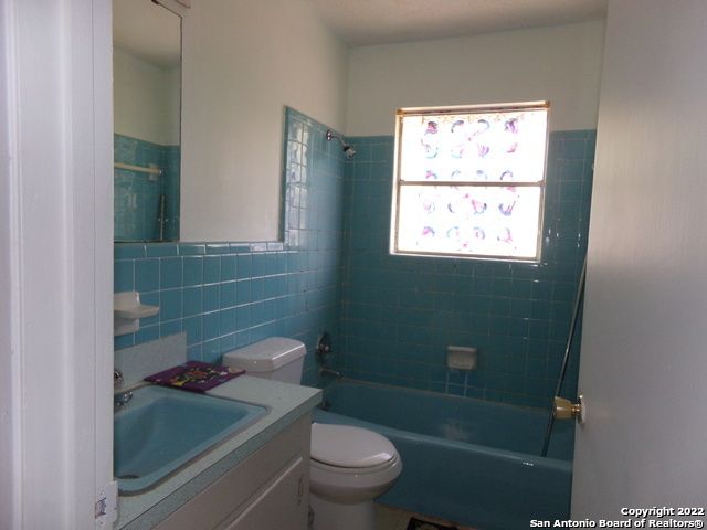 5975 Babcock, San Antonio, TX 78240