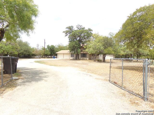 5975 Babcock, San Antonio, TX 78240