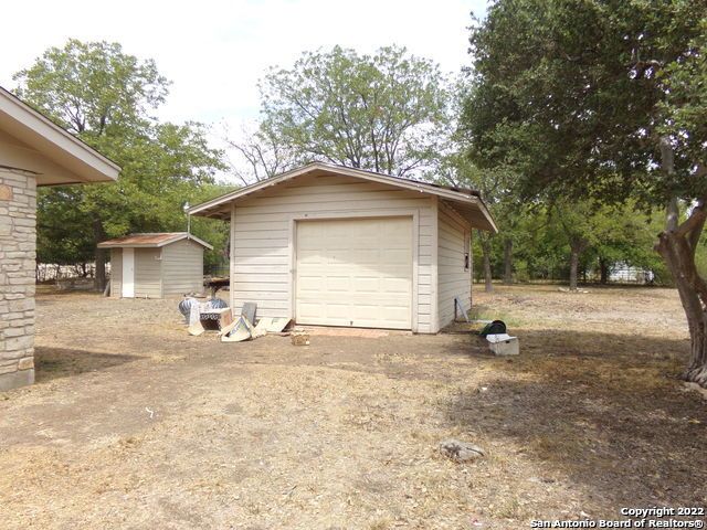 5975 Babcock, San Antonio, TX 78240