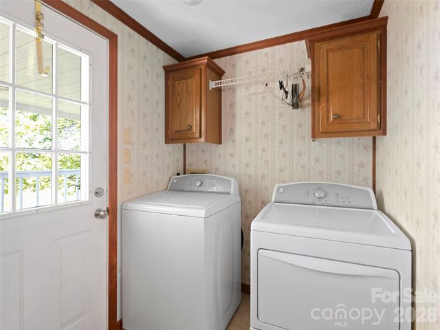 60 Dix Creek Chapel Road, Asheville, NC 28806