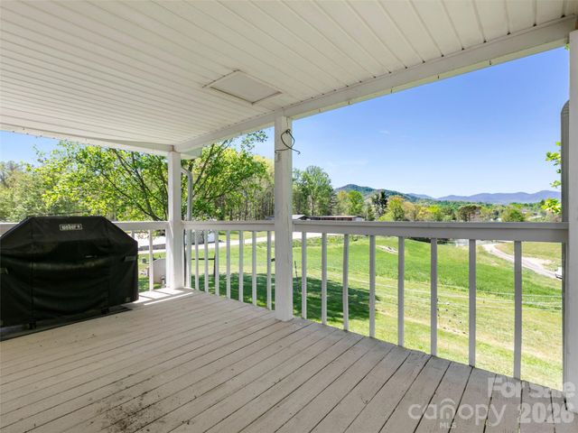 60 Dix Creek Chapel Road, Asheville, NC 28806