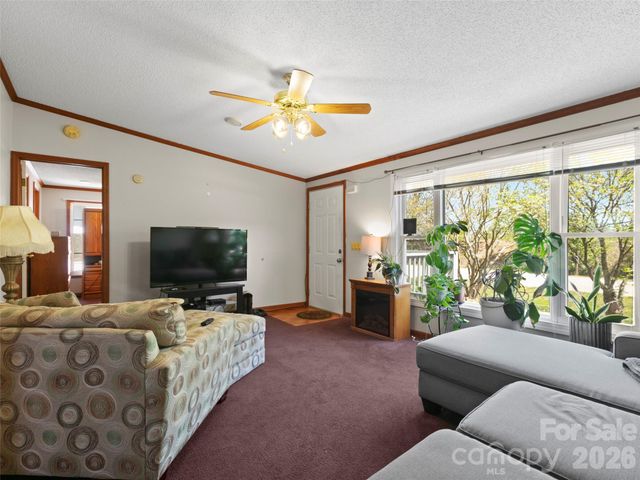 60 Dix Creek Chapel Road, Asheville, NC 28806